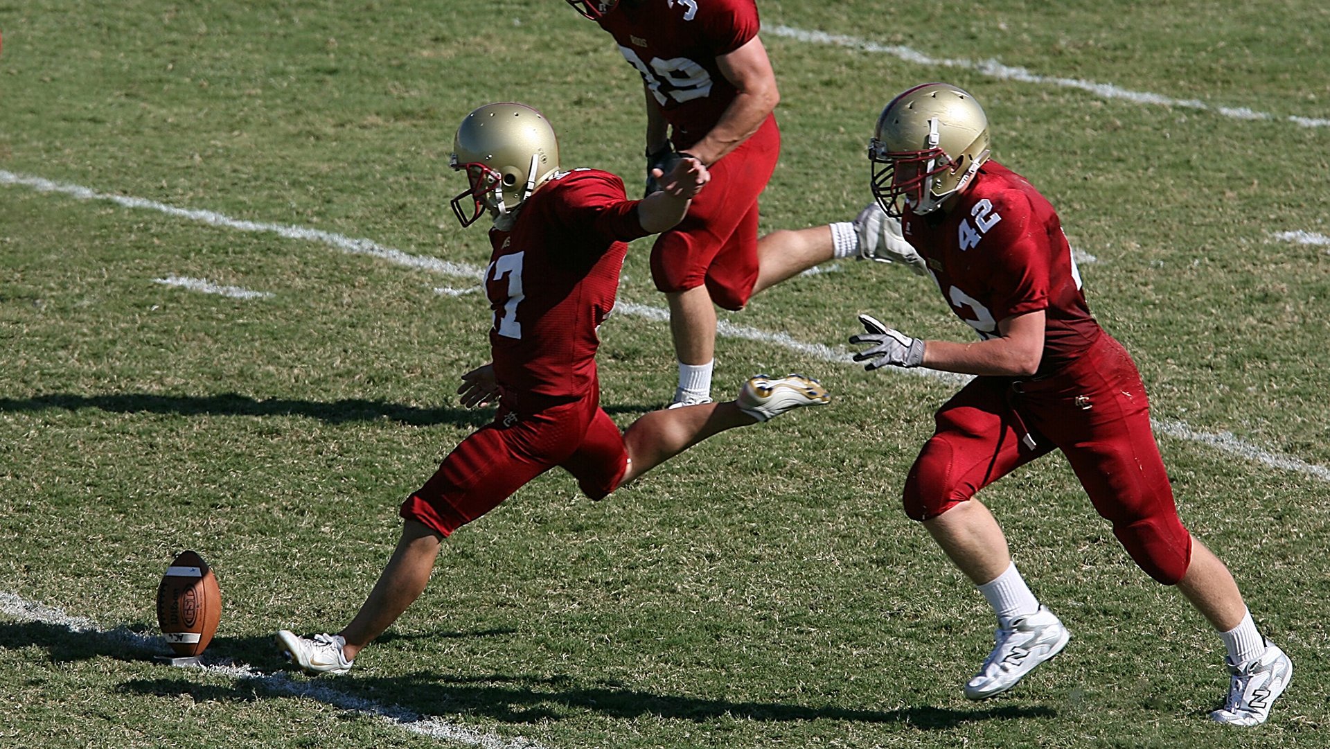 英超争冠焦点战，绿茵场上的地缘政治隐喻